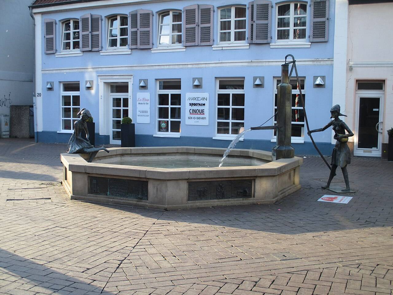 Altmarktbrunnen in Dinslaken — Industriestadt nördlich von Duisburg und Oberhausen