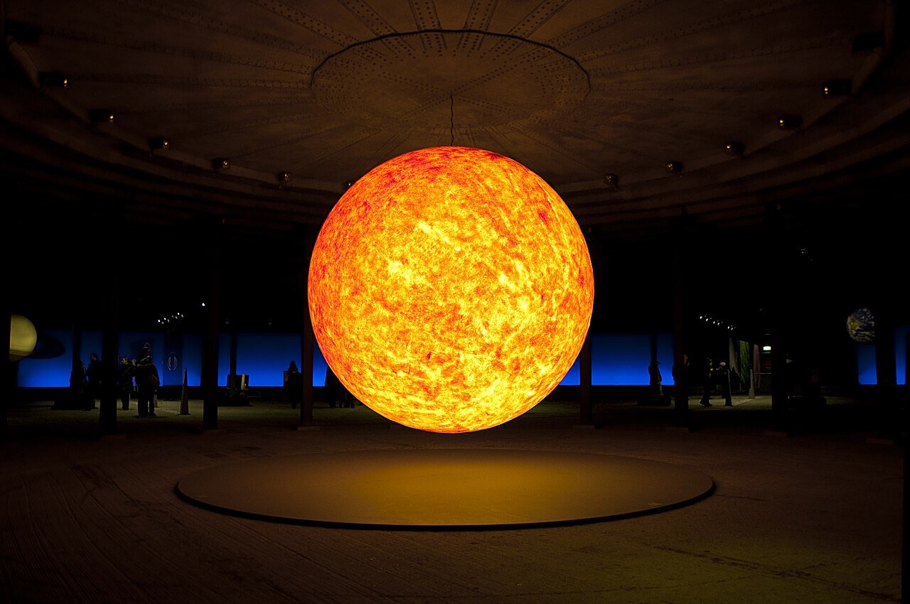 Gasometer Oberhausen — Industriedenkmal und Wahrzeichen am Autobahnkreuz des Ruhrgebiets